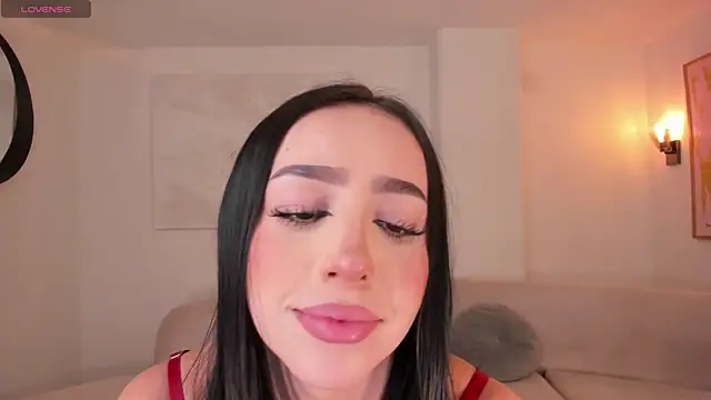 Snapshot of PaulineSanz chatting on May 21, 2026, 7:11 pm PaulineSanz online show from May 21, 2026, 7:11 pm