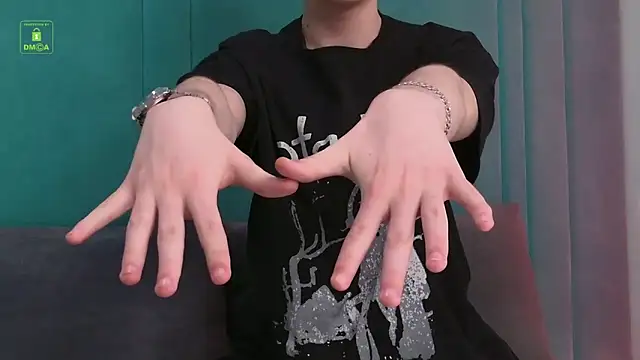 Finn Black online show from April 23, 2026, 7:26 pm