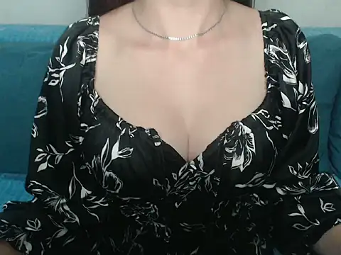 Evelyn Fannie online show from June 22, 2026, 8:39 pm