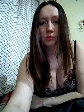 LEAXSmile online show from April 30, 2026, 11:42 pm