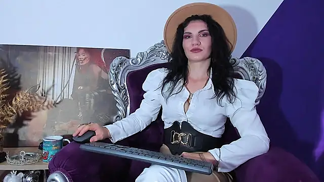 MistressKasandra online show from June 13, 2026, 4:21 am