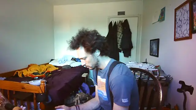 Snapshot of JohnnyMoves chatting on June 6, 2026, 3:50 pm JohnnyMoves online show from June 6, 2026, 3:50 pm