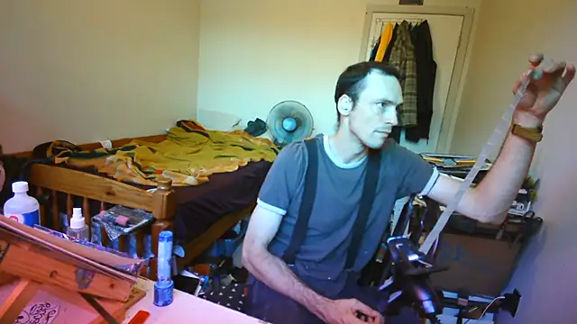 Snapshot of JohnnyMoves chatting on August 7, 2026, 8:04 pm JohnnyMoves online show from August 7, 2026, 8:04 pm