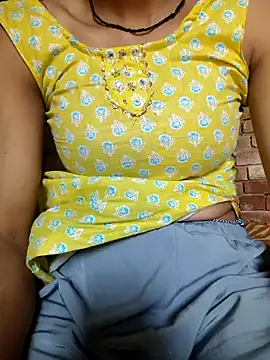 Cute-Nitya 21 online show from May 3, 2026, 4:39 am