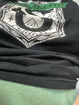 lolaaaa4 online show from April 17, 2026, 6:16 am