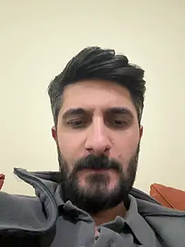fatihbry657 online show from April 17, 2026, 10:01 pm