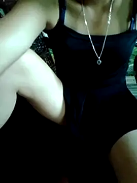 Snapshot of Zara-Lina chatting on June 5, 2026, 7:03 am Zara-Lina online show from June 5, 2026, 7:03 am