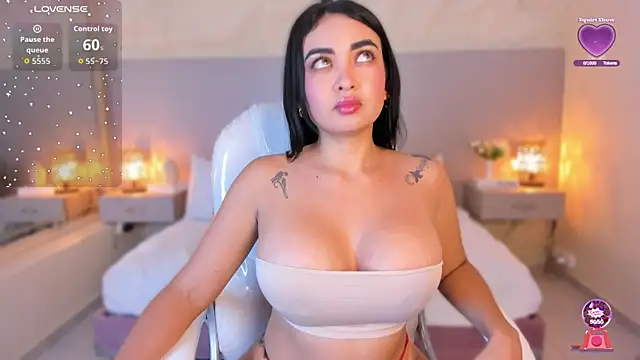 Snapshot of SofiaThonsonn chatting on June 12, 2026, 8:50 pm SofiaThonsonn online show from June 12, 2026, 8:50 pm