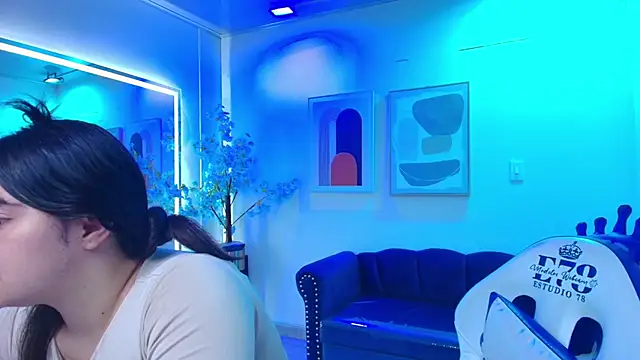 Anya Volke online show from May 23, 2026, 7:24 pm