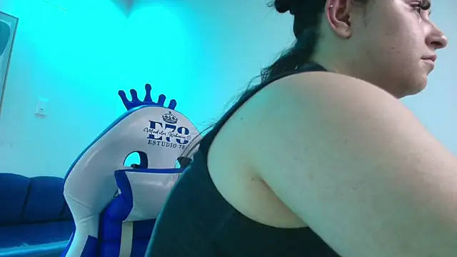 Anya Volke online show from May 13, 2026, 7:21 pm