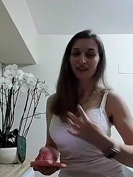 irresistibelle online show from May 8, 2026, 6:56 pm