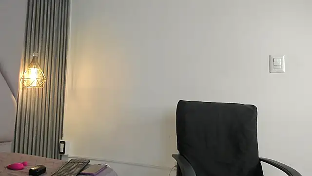 lolabunnysc online show from June 10, 2026, 12:17 pm