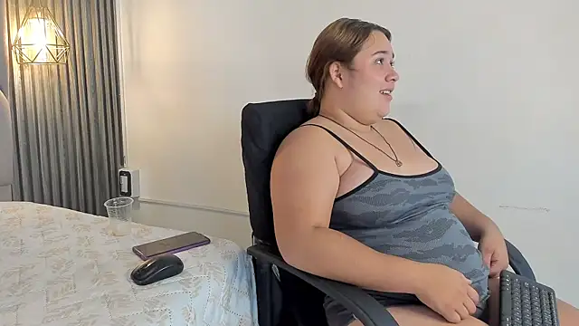 lolabunnysc online show from June 11, 2026, 12:13 pm