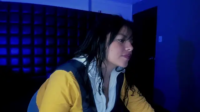 Snapshot of LilaVelvet chatting on May 2, 2026, 9:20 pm LilaVelvet online show from May 2, 2026, 9:20 pm
