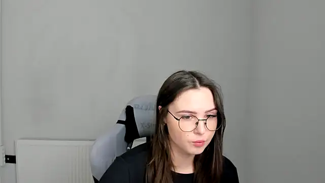 Regina cute  online show from April 24, 2026, 6:37 am