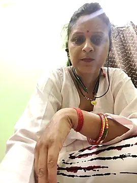 Snapshot of Beborani chatting on May 8, 2026, 5:50 pm Beborani online show from May 8, 2026, 5:50 pm