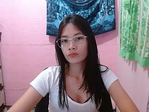 Sweetsexylady19 online show from May 6, 2026, 12:20 pm
