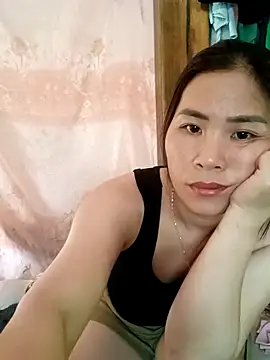 Bunby12 online show from May 6, 2026, 3:32 am