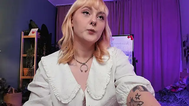 Emma Thomps online show from June 11, 2026, 2:03 pm
