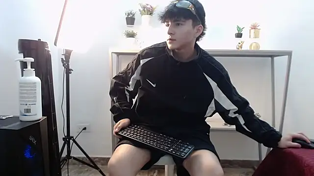 LunayDream online show from May 21, 2026, 12:02 pm