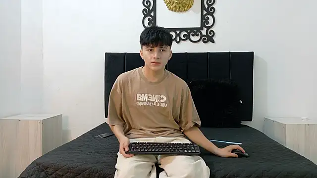LunayDream online show from May 25, 2026, 11:31 am