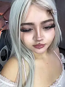 lya nekko  online show from June 17, 2026, 4:12 am