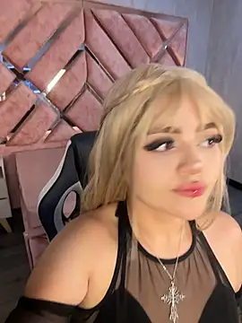 lya nekko  online show from May 19, 2026, 3:57 am