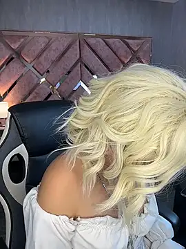 lya nekko  online show from July 25, 2026, 3:25 am