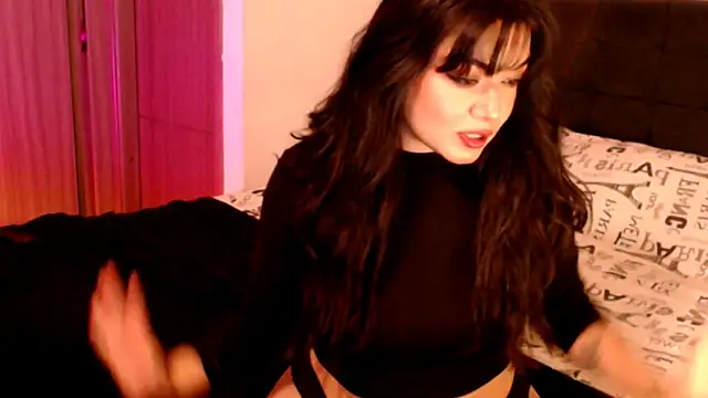 Leona-12 online show from June 18, 2026, 11:54 pm