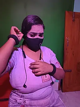 Hot Cupole online show from May 28, 2026, 2:45 pm