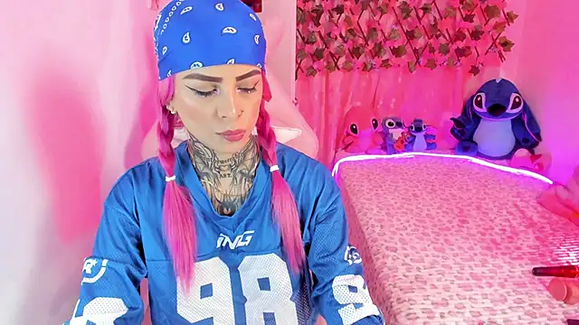 Megan Robertss online show from June 30, 2026, 8:42 pm