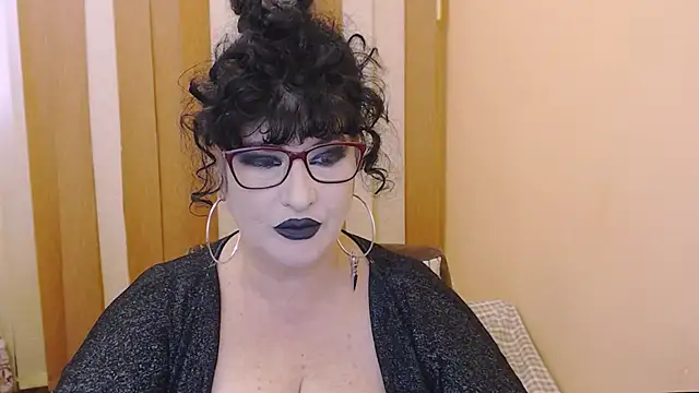 Snapshot of QuuenOfSin chatting on October 11, 2025, 2:07 pm QuuenOfSin online show from October 11, 2025, 2:07 pm