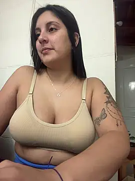 Snapshot of jimena-m chatting on August 4, 2026, 11:04 am jimena-m online show from August 4, 2026, 11:04 am
