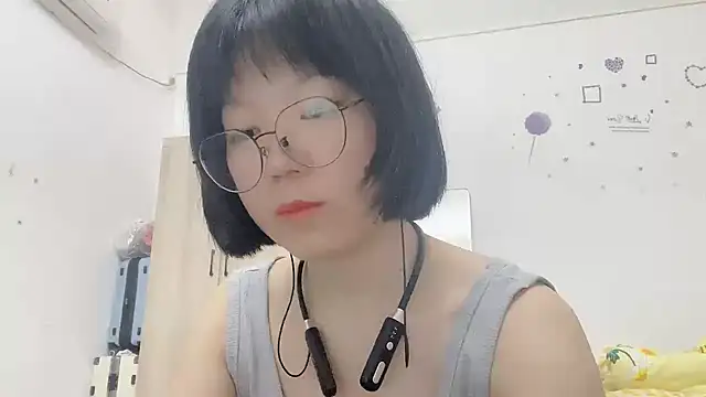 Belle-LL online show from May 3, 2026, 2:53 pm