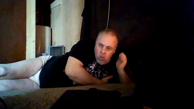 Nightshade1195 online show from May 25, 2026, 5:11 pm