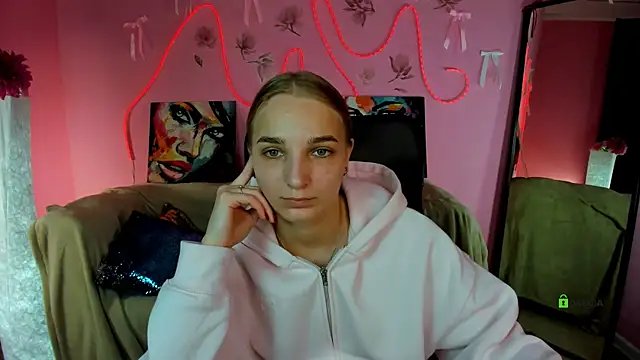 ollivia dream online show from May 5, 2026, 5:43 am
