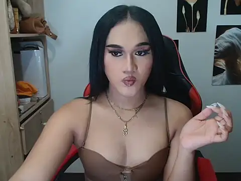 Snapshot of YourHot_Nica chatting on May 27, 2026, 5:09 pm YourHot Nica online show from May 27, 2026, 5:09 pm