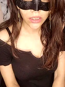 lovelyrosewifey online show from May 26, 2026, 9:29 am