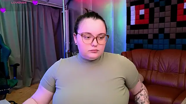 CatherineClaire online show from July 25, 2026, 4:24 pm