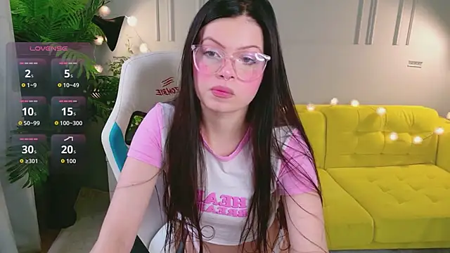 StormiSky online show from July 23, 2026, 1:41 pm