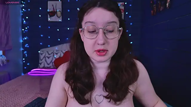 Snapshot of minionkaa chatting on May 3, 2026, 3:55 am minionkaa online show from May 3, 2026, 3:55 am