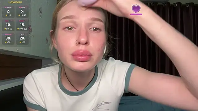 crazysuckks online show from April 22, 2026, 6:58 pm