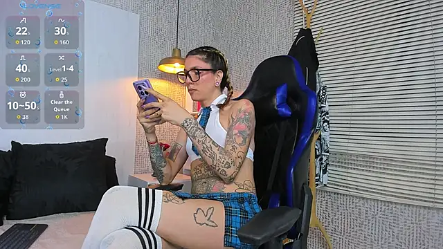 JessieGarvet19 online show from June 5, 2026, 4:28 am