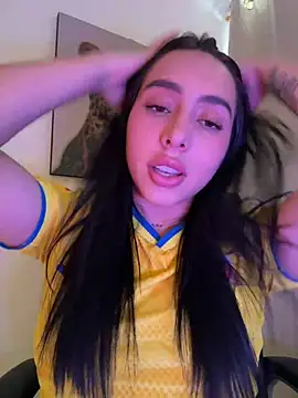 Snapshot of IsabellaNoir_ chatting on July 3, 2026, 6:25 pm IsabellaNoir online show from July 3, 2026, 6:25 pm