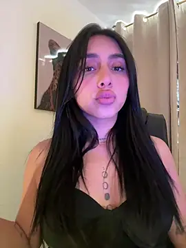 Snapshot of IsabellaNoir_ chatting on July 6, 2026, 4:20 pm IsabellaNoir online show from July 6, 2026, 4:20 pm