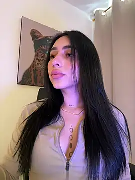 Snapshot of IsabellaNoir_ chatting on August 1, 2026, 5:11 pm IsabellaNoir online show from August 1, 2026, 5:11 pm