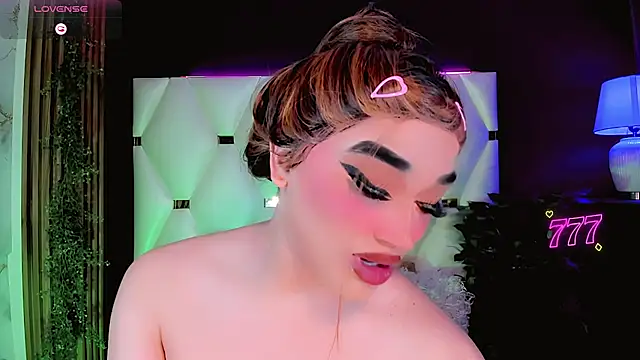 Camila Vasquezz1 online show from June 26, 2026, 12:00 pm