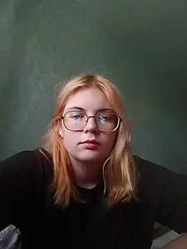 Snapshot of LoisFox chatting on July 28, 2026, 12:12 pm LoisFox online show from July 28, 2026, 12:12 pm