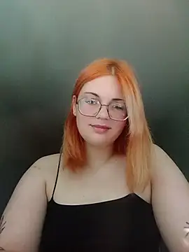 Snapshot of LoisFox chatting on June 28, 2026, 1:39 pm LoisFox online show from June 28, 2026, 1:39 pm