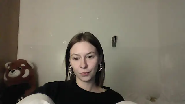 JuicyErika online show from May 17, 2026, 9:48 pm